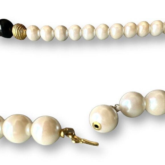 Imitation Pearls with Resin and Metal Beaded Womens Necklace 35" - Picture 4 of 7